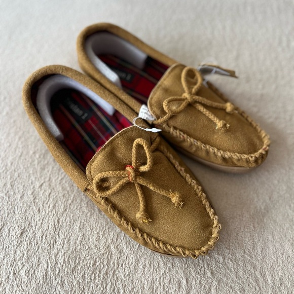 NWT Genuine Suede Moccasin Slippers 9 - Picture 16 of 16